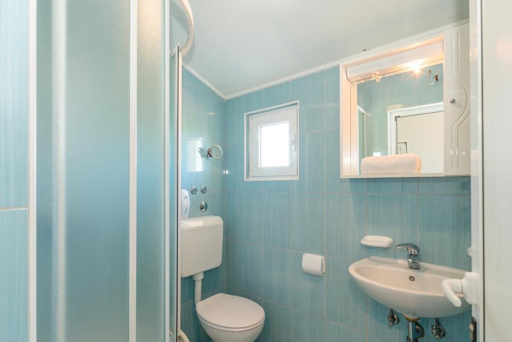 Crowonder Sun&Fun Holiday House With Large Swimming Pool, Playroom And Garden Bibinje Exterior foto