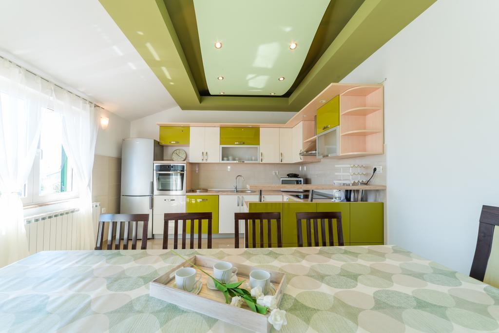 Crowonder Sun&Fun Holiday House With Large Swimming Pool, Playroom And Garden Bibinje Exterior foto