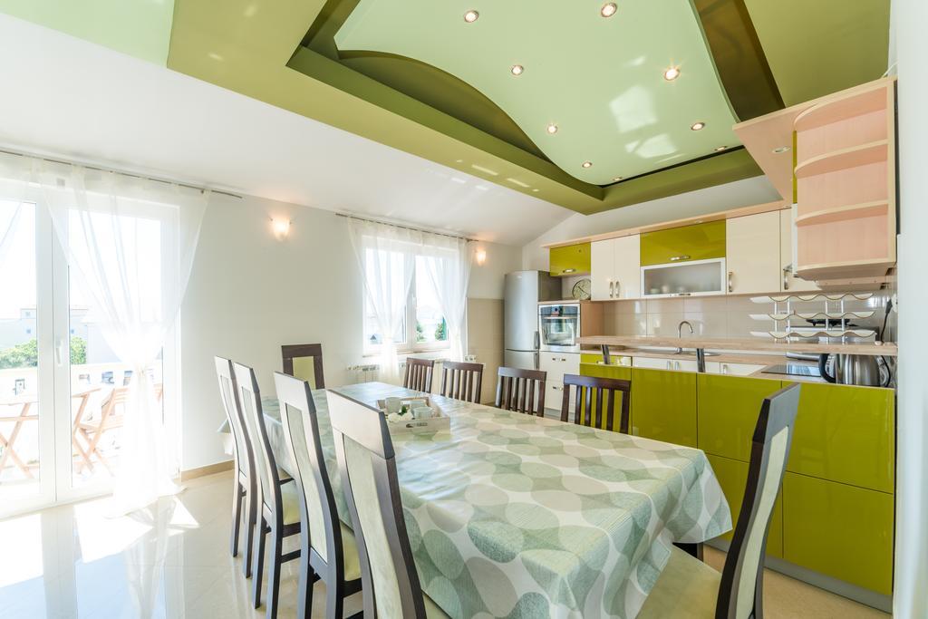 Crowonder Sun&Fun Holiday House With Large Swimming Pool, Playroom And Garden Bibinje Exterior foto