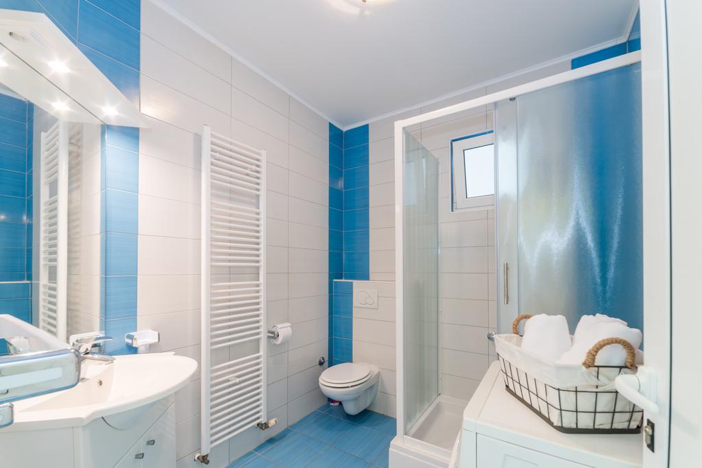 Crowonder Sun&Fun Holiday House With Large Swimming Pool, Playroom And Garden Bibinje Exterior foto